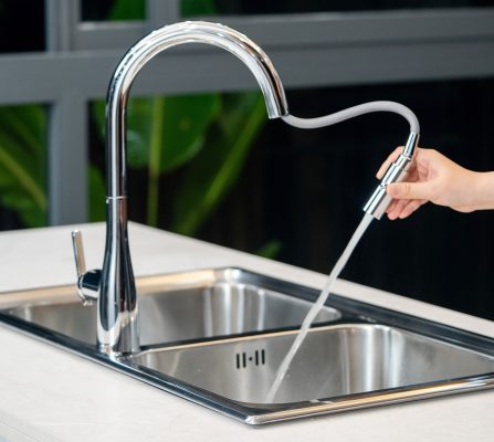 Vòi rửa bát dây rút Konox Curva Chrome