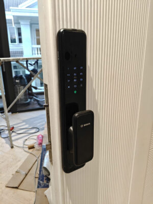 Khóa điện tử cửa gỗ Bosch EL600 EU Khóa điện tử cửa gỗ Bosch EL600 EU