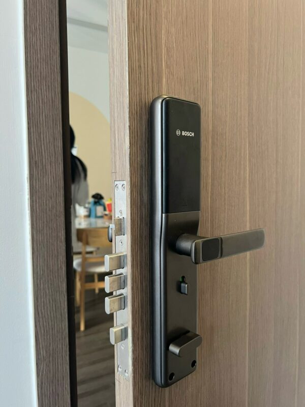 Khóa điện tử cửa gỗ Bosch ID30 EU