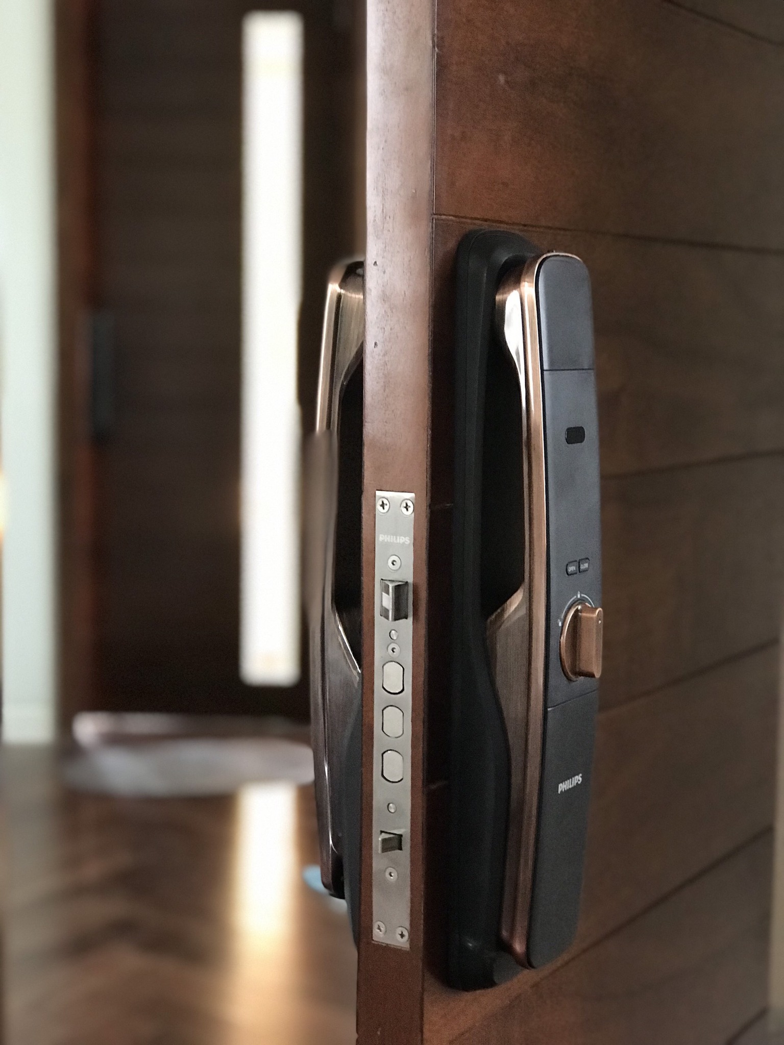 Khóa điện tử cửa gỗ PHILIPS DDL702E