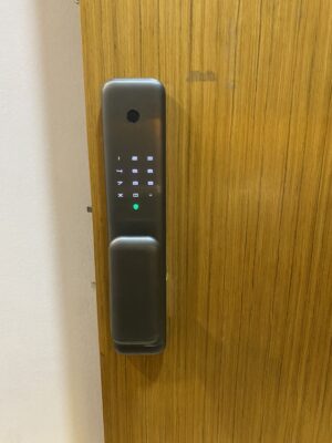 Khóa điện tử cửa gỗ Bosch EL 500 EU