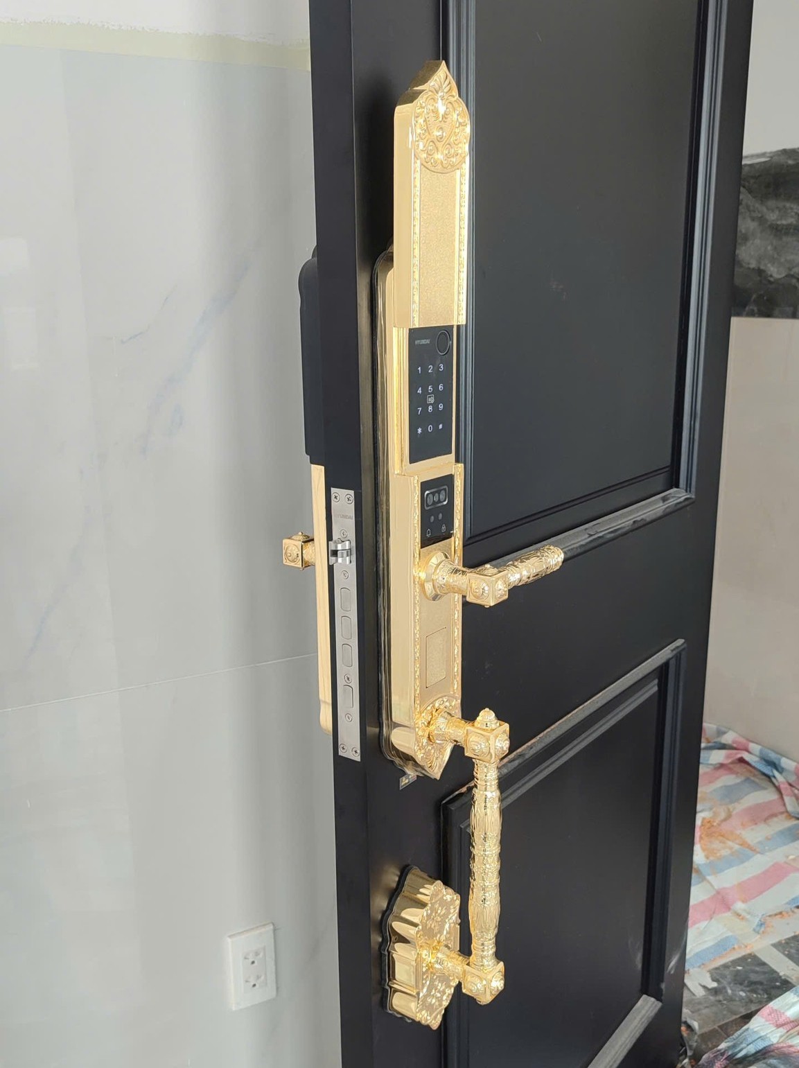 Khóa điện tử đại sảnh Hyundai HY-SLC8818 Gold