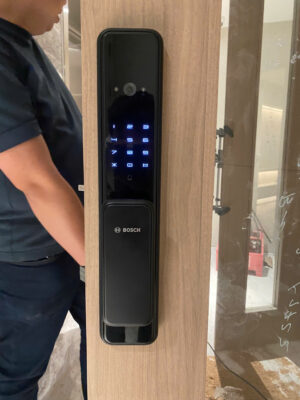 Khóa điện tử cửa gỗ Bosch EL600VF EU Khóa điện tử cửa gỗ Bosch EL600VF EU
