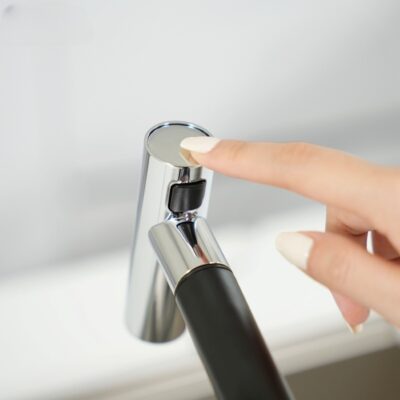 Vòi rửa bát dây rút Konox Volta Black