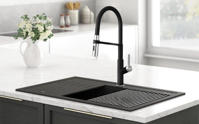 Vòi rửa bát thân mềm Konox Tema Black