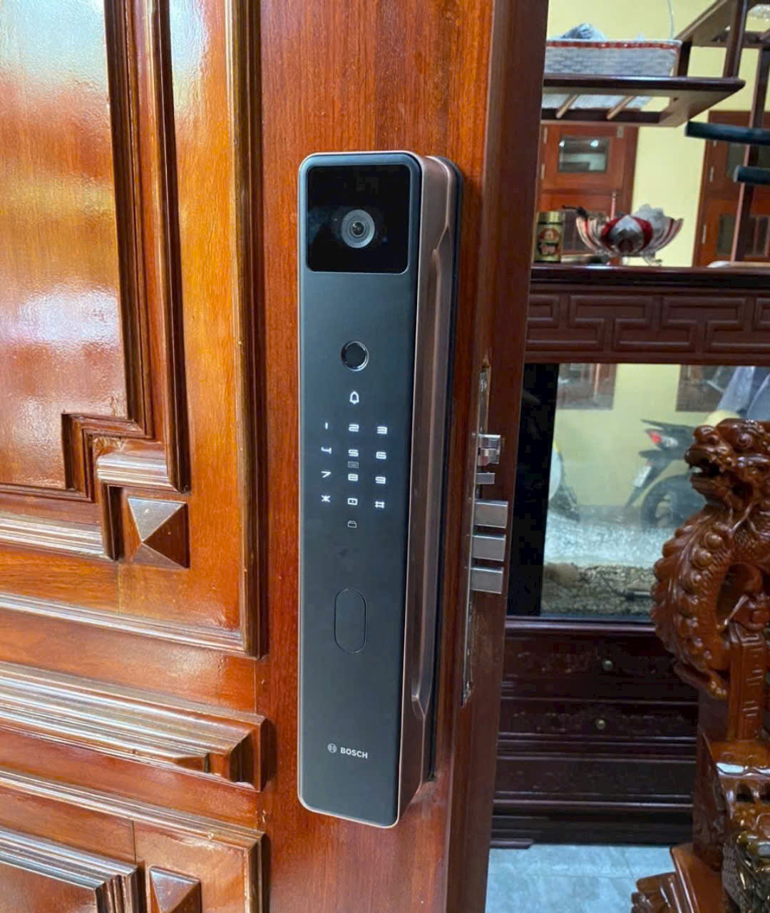 Khóa cửa thông minh Bosch FU8 Plus