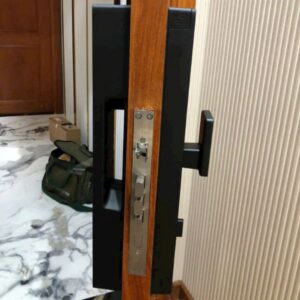 Hình ảnh thực tế của Khóa cửa vân tay Bosch FU30 PLUS